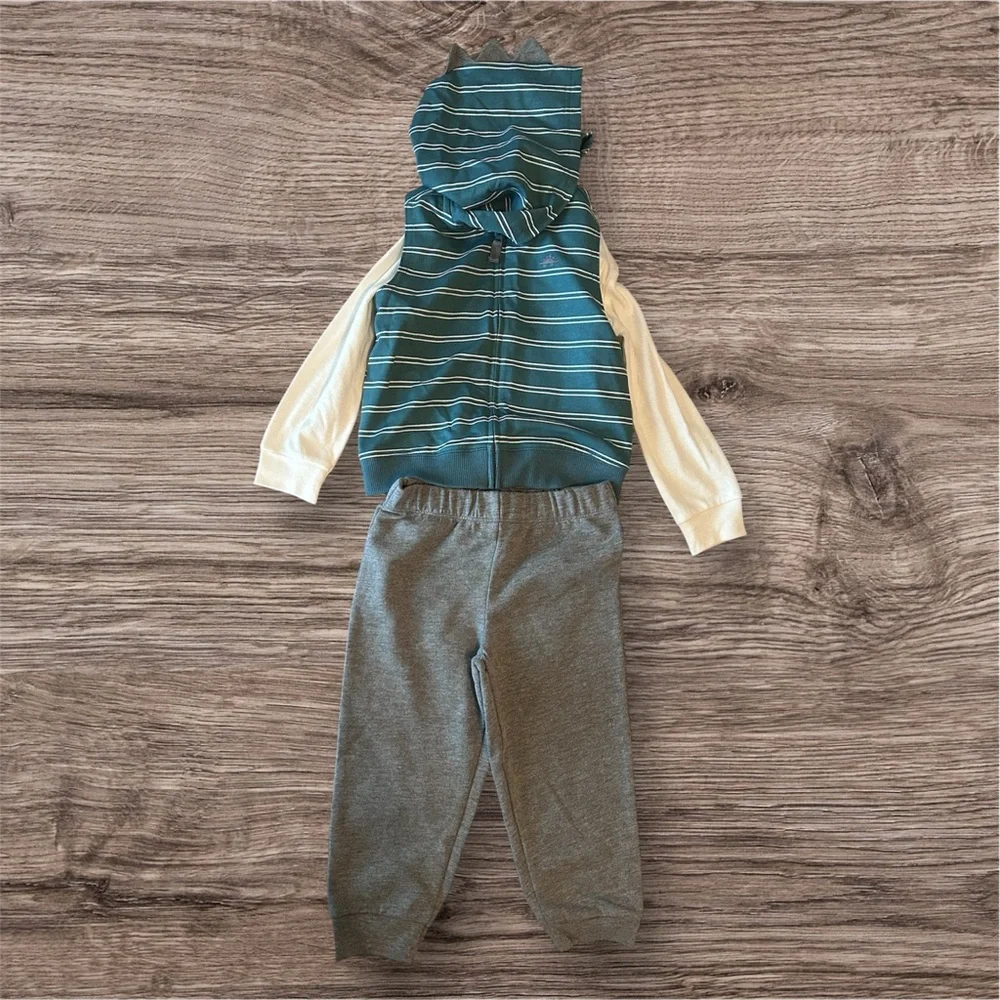 Carter's Gray Baby Outfit - Picture 1 of 5